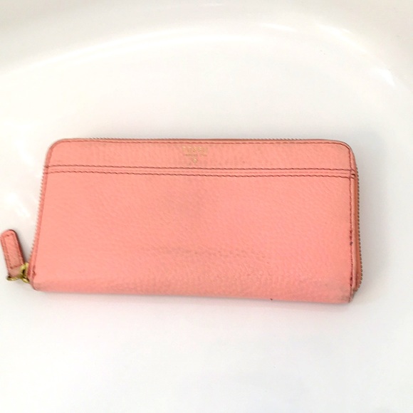 Fossil Zip Around wallet